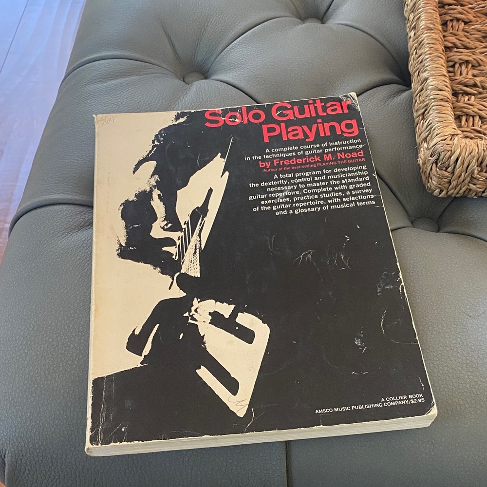Solo Guitar Playing Book by Frederick M. Noad